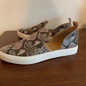 Dolce Vita Skyla Cutout Sneaker Snake Print